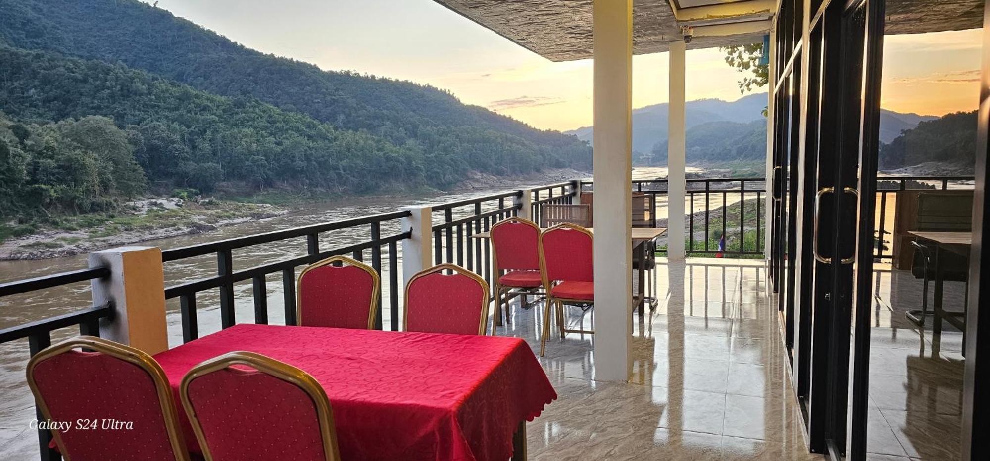 Inn Riverside Hostel Pb Muang Pakbèng Exteriér fotografie