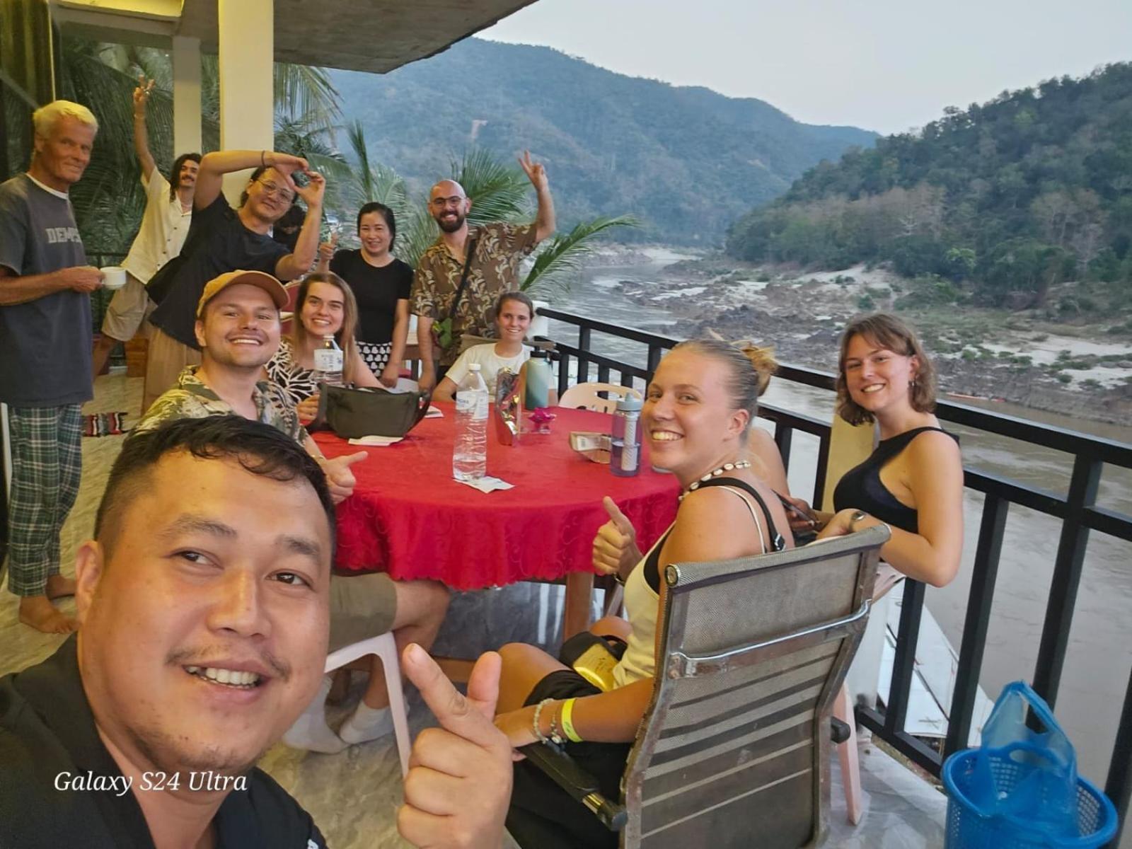 Inn Riverside Hostel Pb Muang Pakbèng Exteriér fotografie