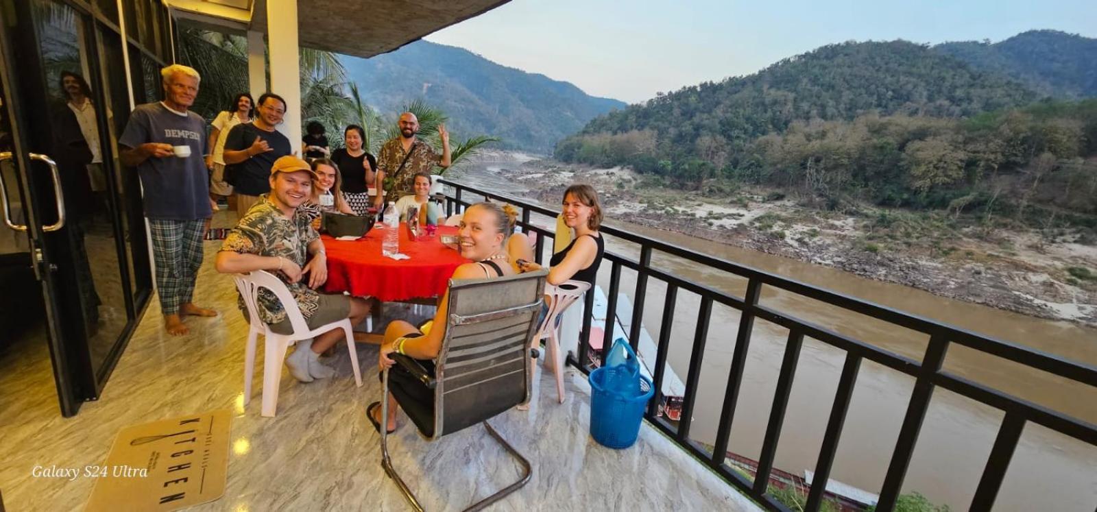 Inn Riverside Hostel Pb Muang Pakbèng Exteriér fotografie