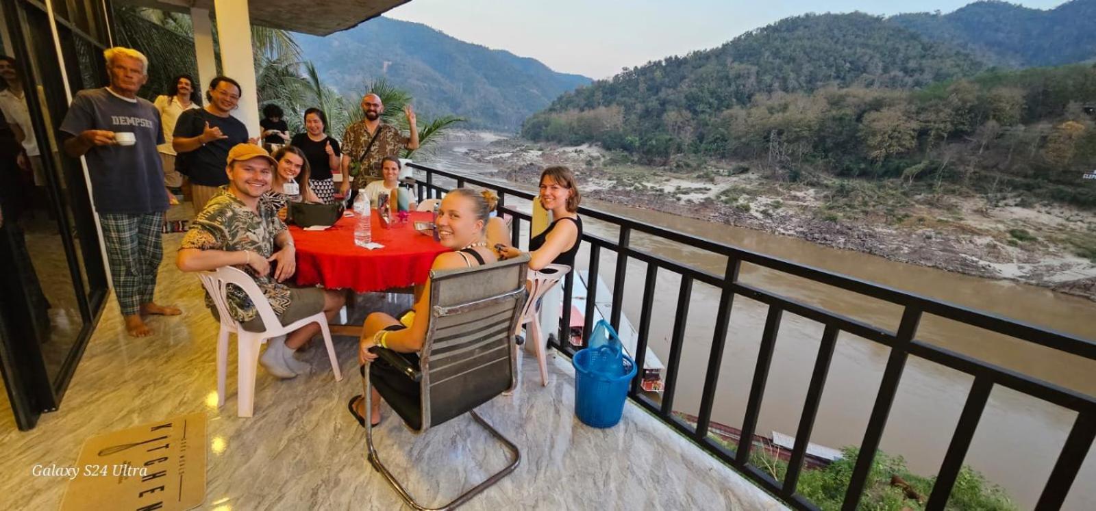 Inn Riverside Hostel Pb Muang Pakbèng Exteriér fotografie